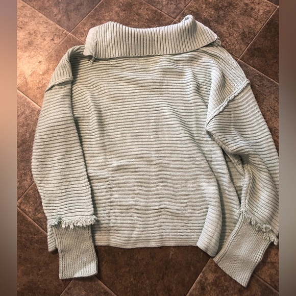 Ribbed Collared Green Sweater NWT - Picture 9 of 11